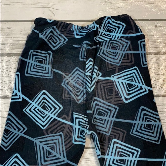 LuLaRoe geometric print leggings set - Picture 2 of 3